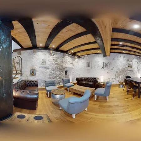 Апартаменти Le Clos Bartholdi *